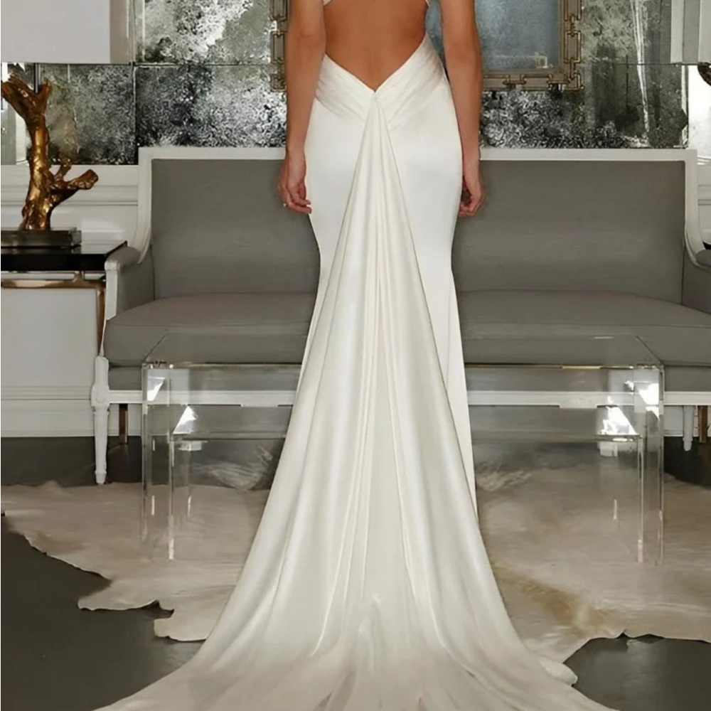 Elegant Backless Ivory White Dress